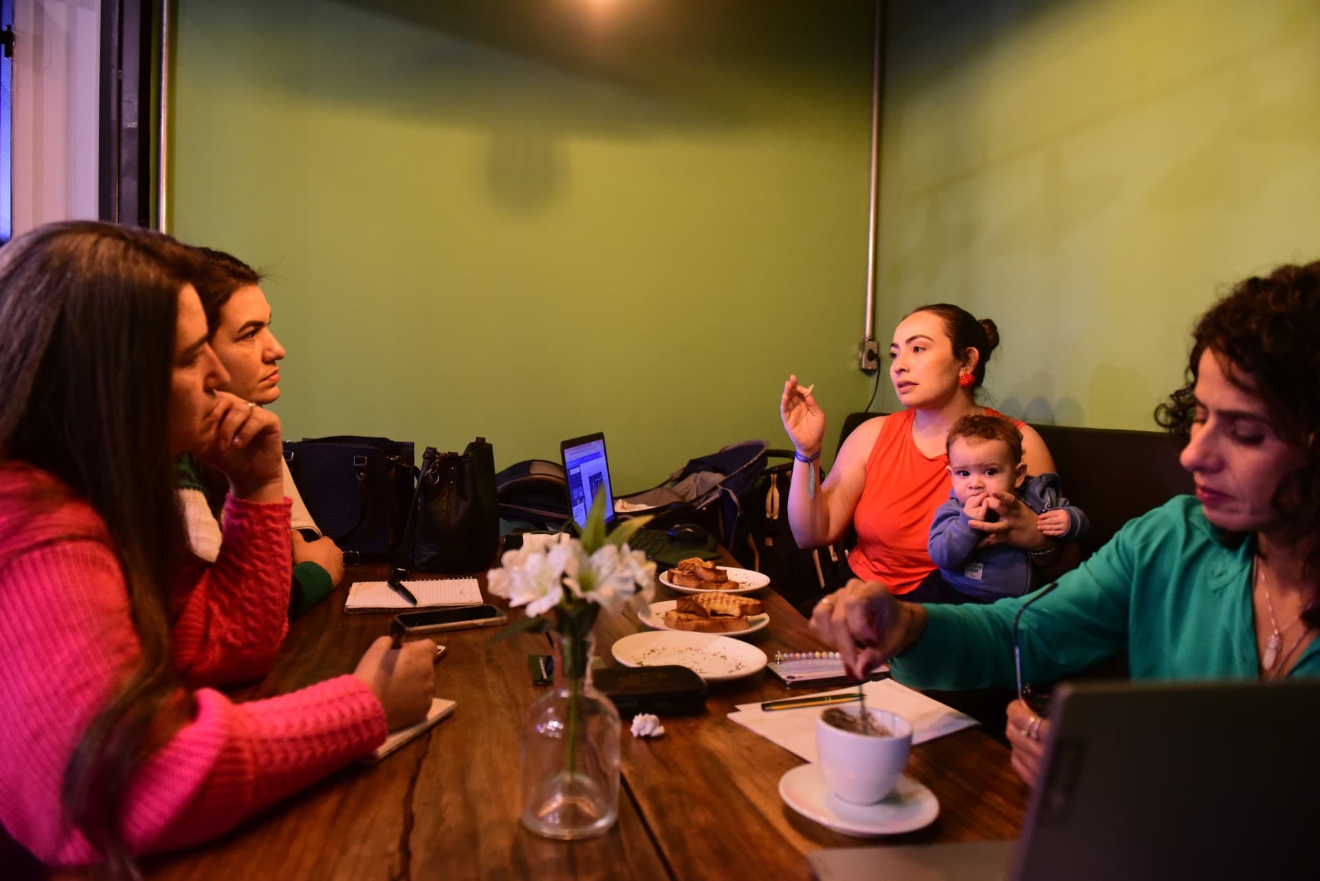 Reunião de consultoria com equipe de cliente